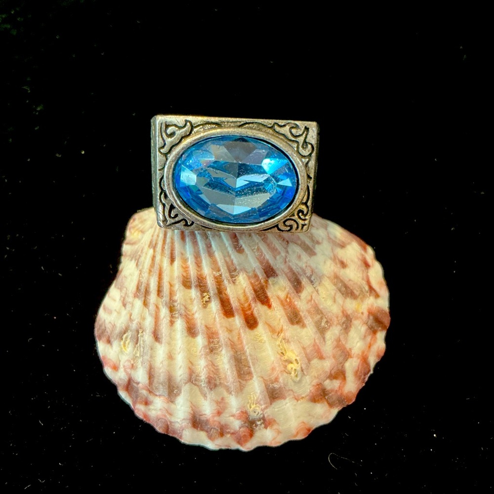 VINTAGE DYRBERG/KERN BOLD SILVER TONE SPARKLING BLUE Ring Size II /US Size 7